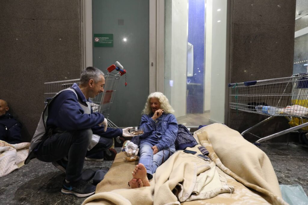 E ti vengo a cercare senza dimora